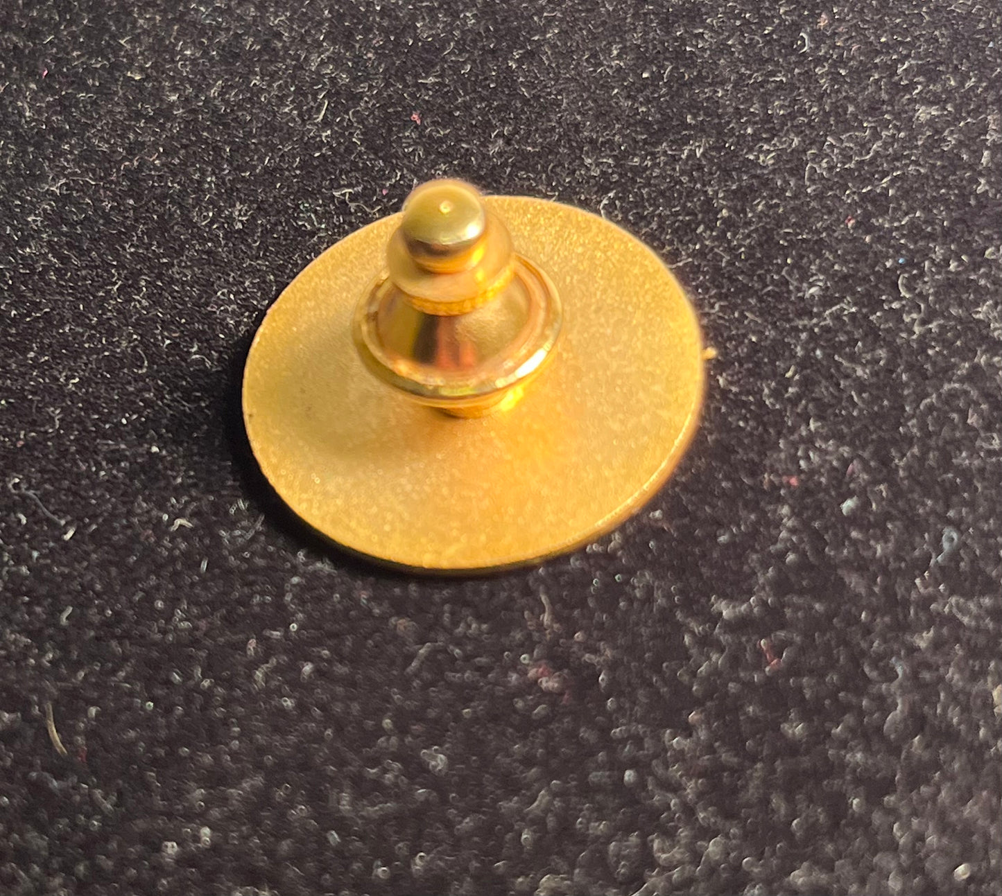 Vintage 1975 Keeneland Association Lapel Pin