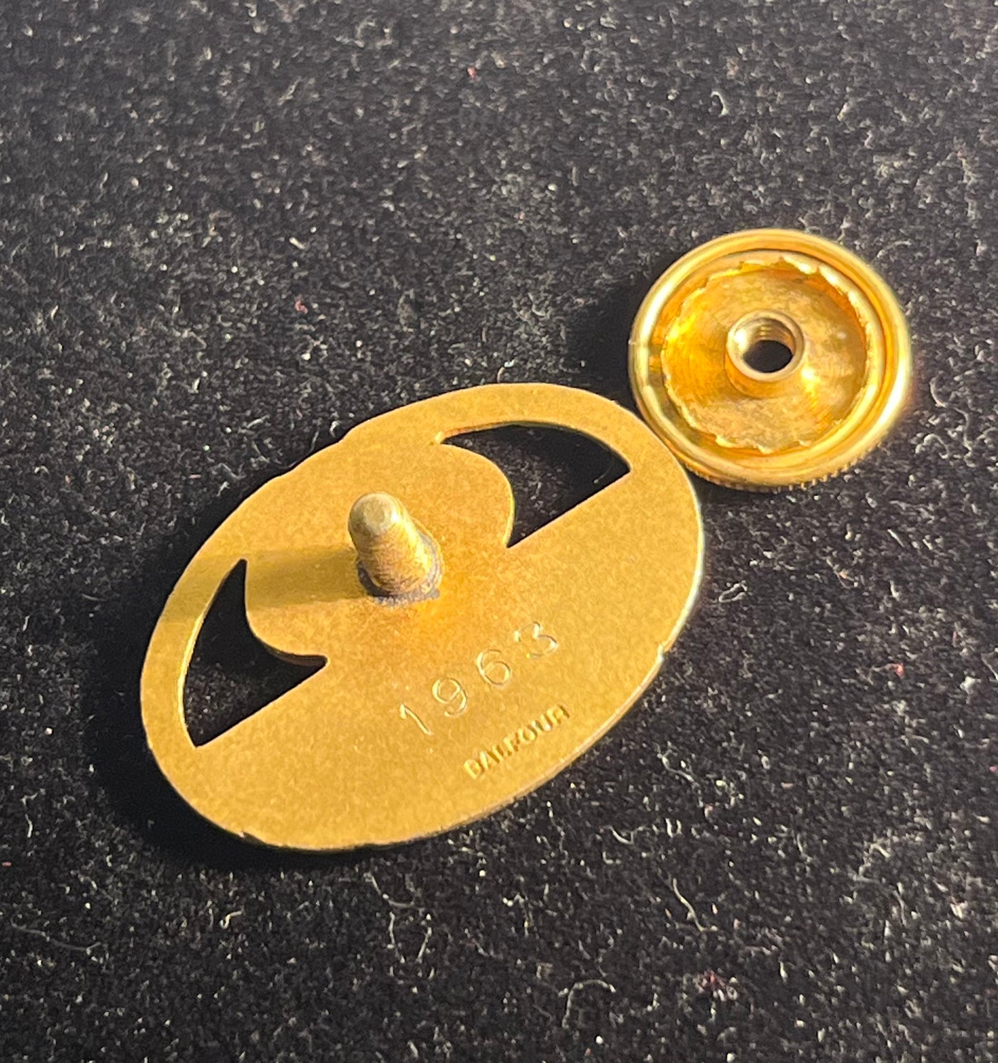 Vintage 1963 Keeneland Vlub Member Lapel Pin
