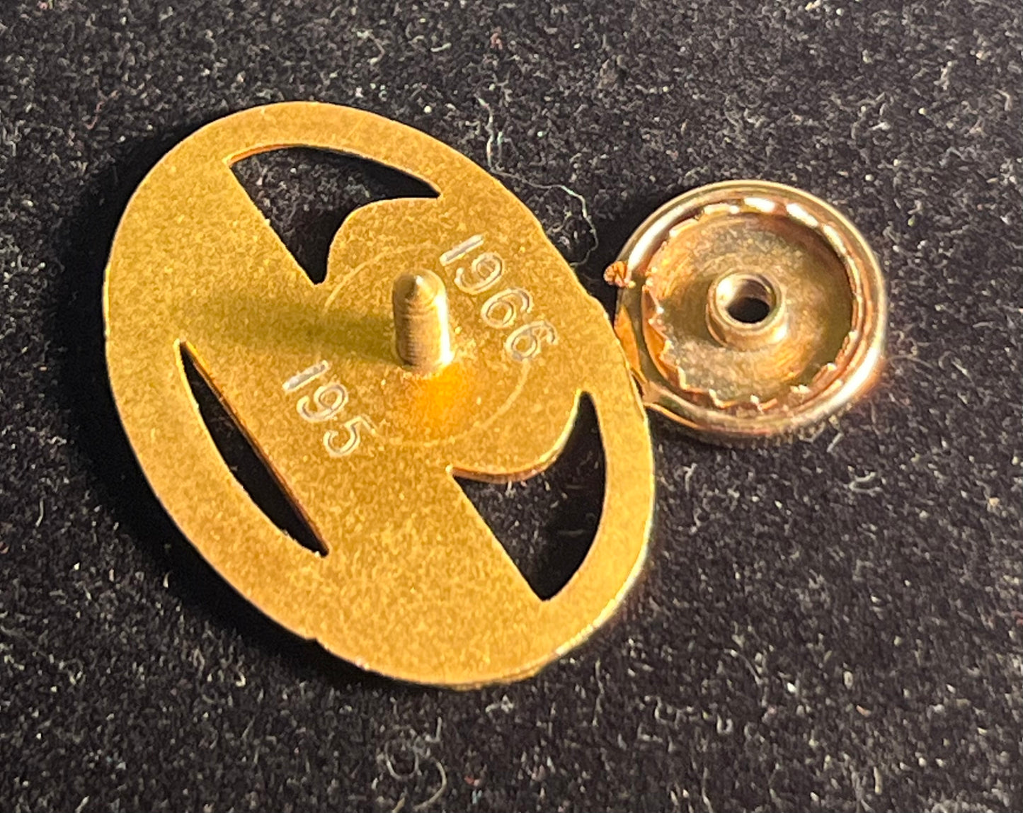 Vintage 1966 Keeneland Club Member Lapel Pin