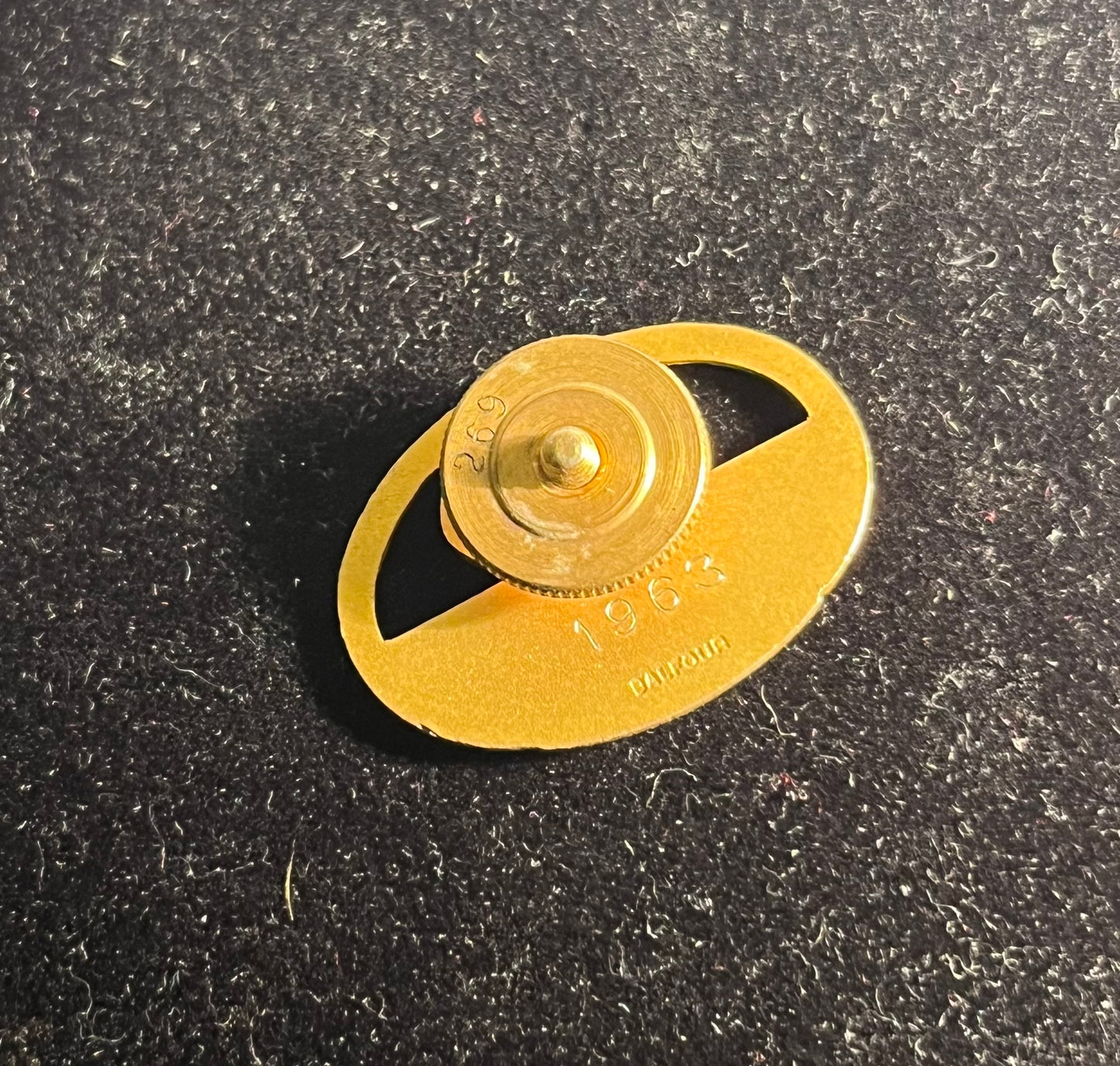 Vintage 1963 Keeneland Vlub Member Lapel Pin