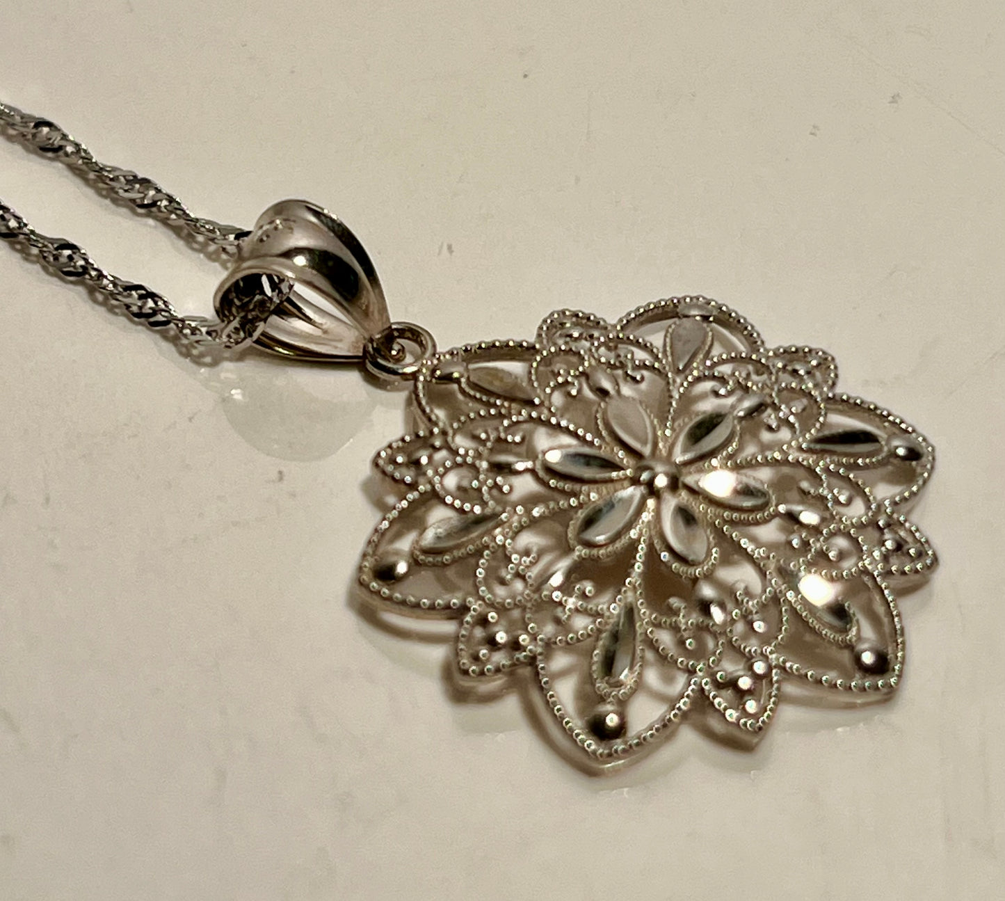 14K Gold Pendant & Chain