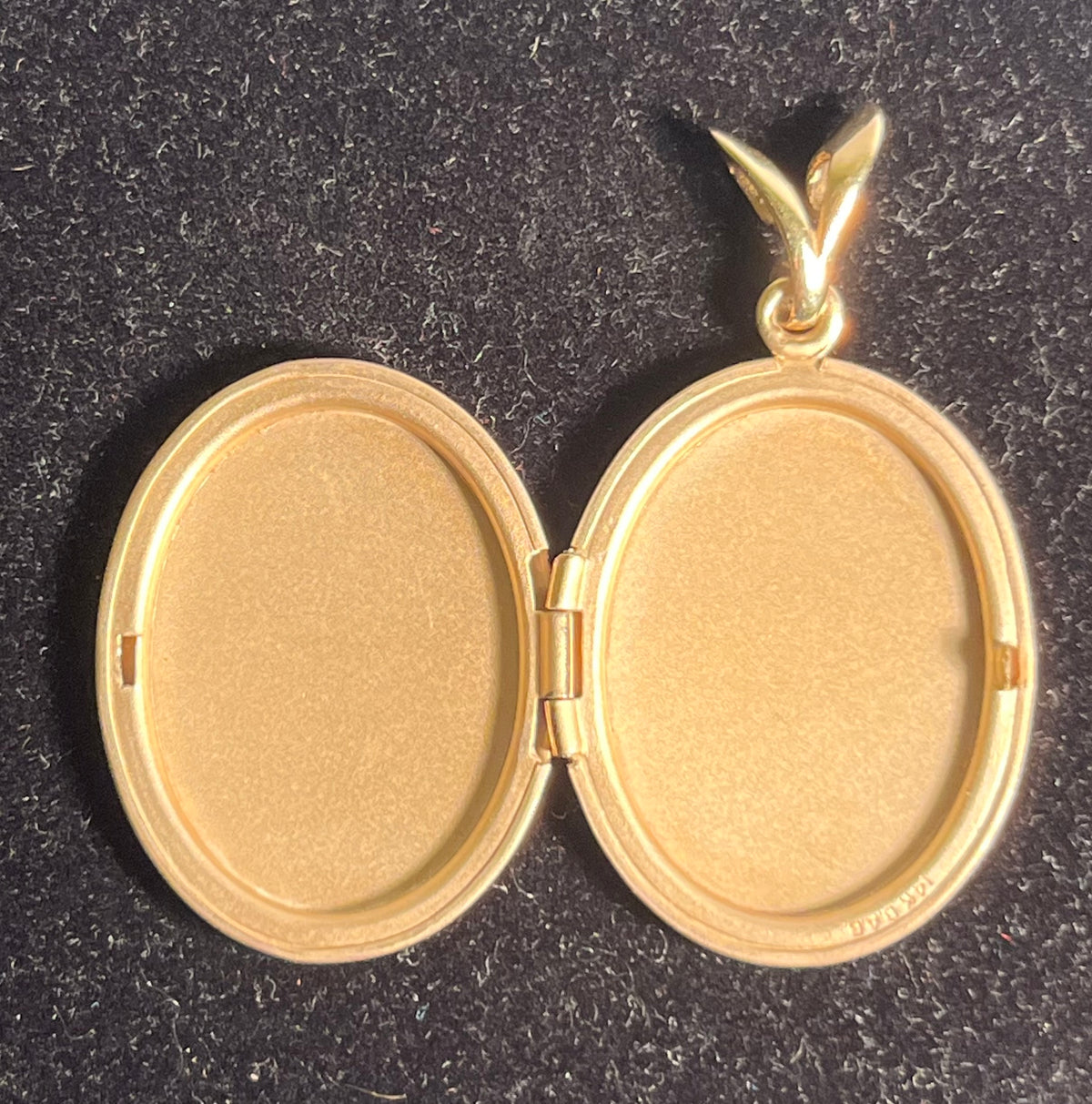 Locket 14k Vintage 14K Gold Locket – emporium vintage & antiques