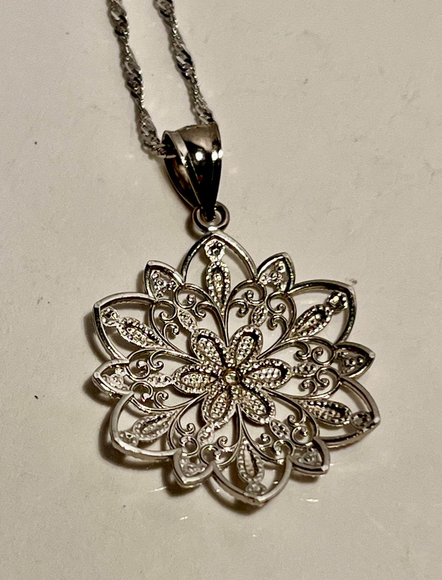 14K Gold Pendant & Chain