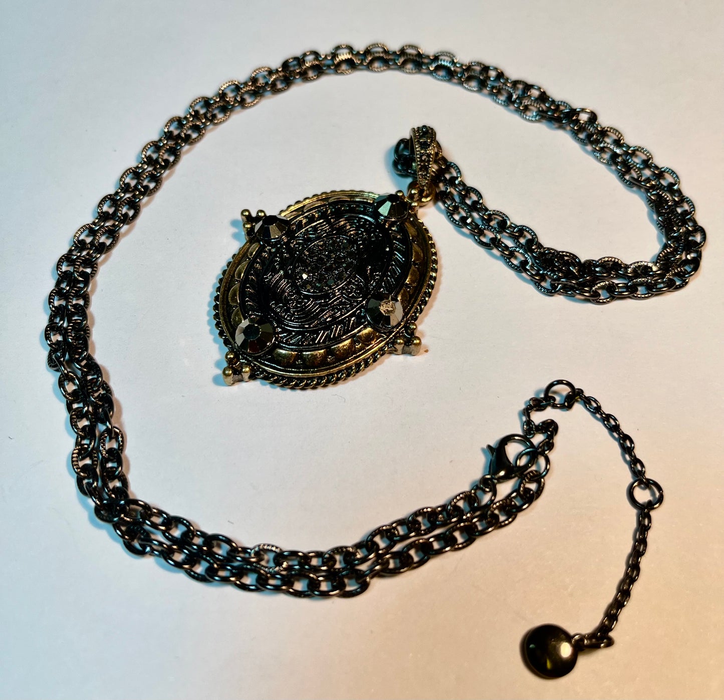 Sworavski Pendant with Chain