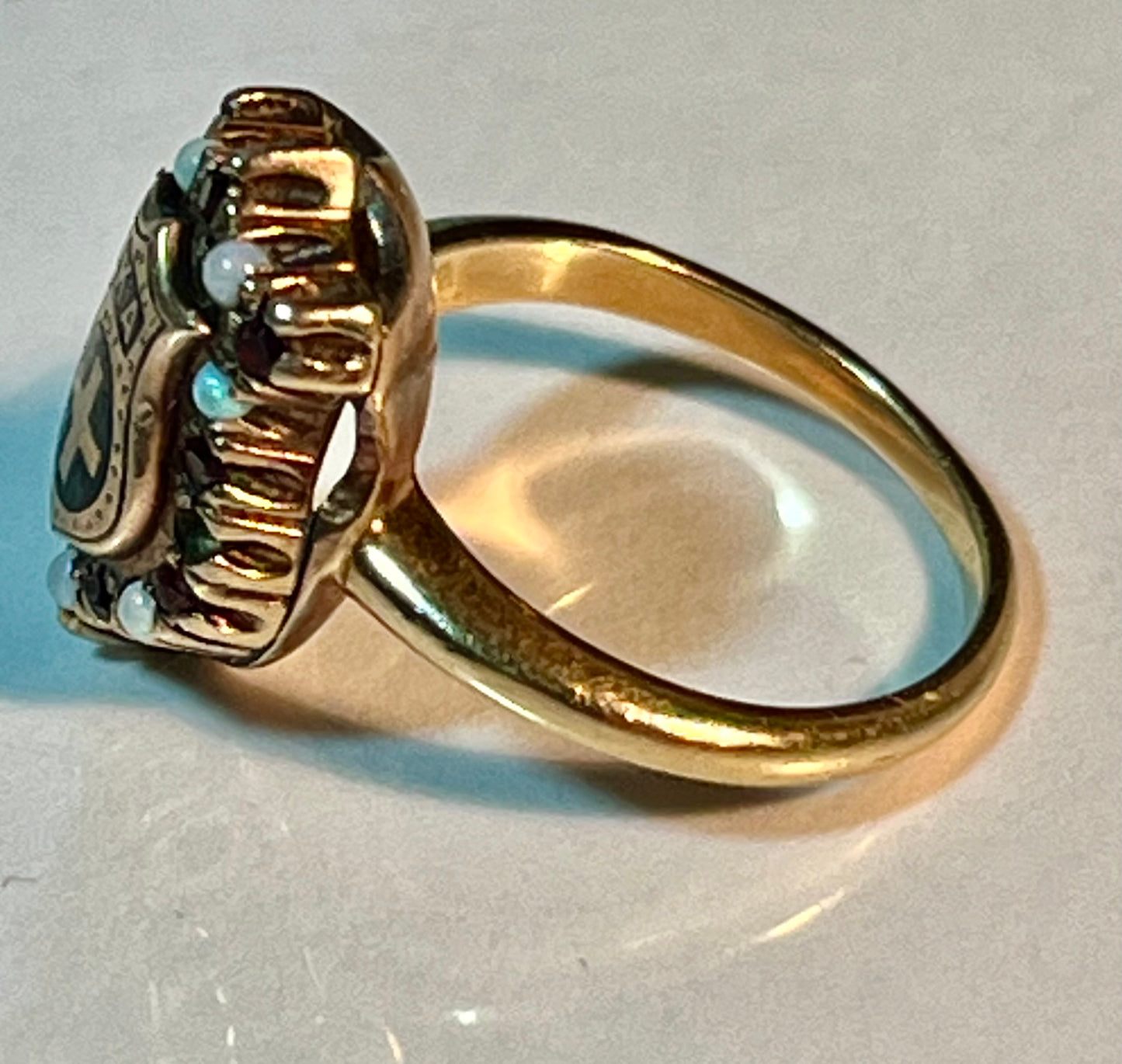 Vintage KA Gold-Toned Ring Size 5